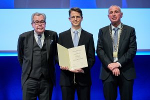 Univ.-Prof. Dr. Björn Behr wird mit dem diesjährigen Von-Langenbeck-Preis der DGCH ausgezeichnet